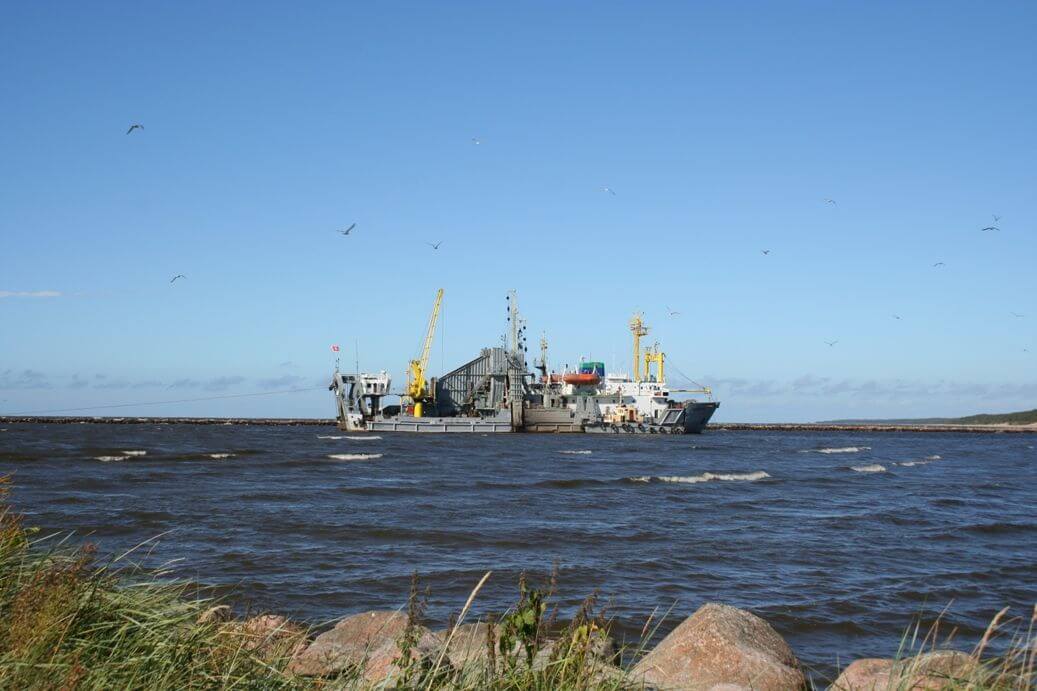 Capital dredging works in the Klaipeda State Maritime Port water basin, at berths No. 80-81, BHD MP 40, 2013