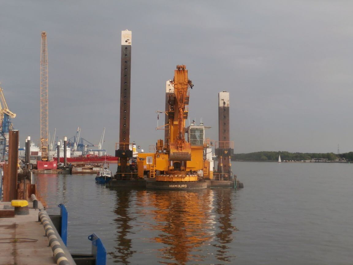 Capital dredging works in the Klaipeda State Maritime Port water basin, at berth No. 67, BHD MP 25, 2015